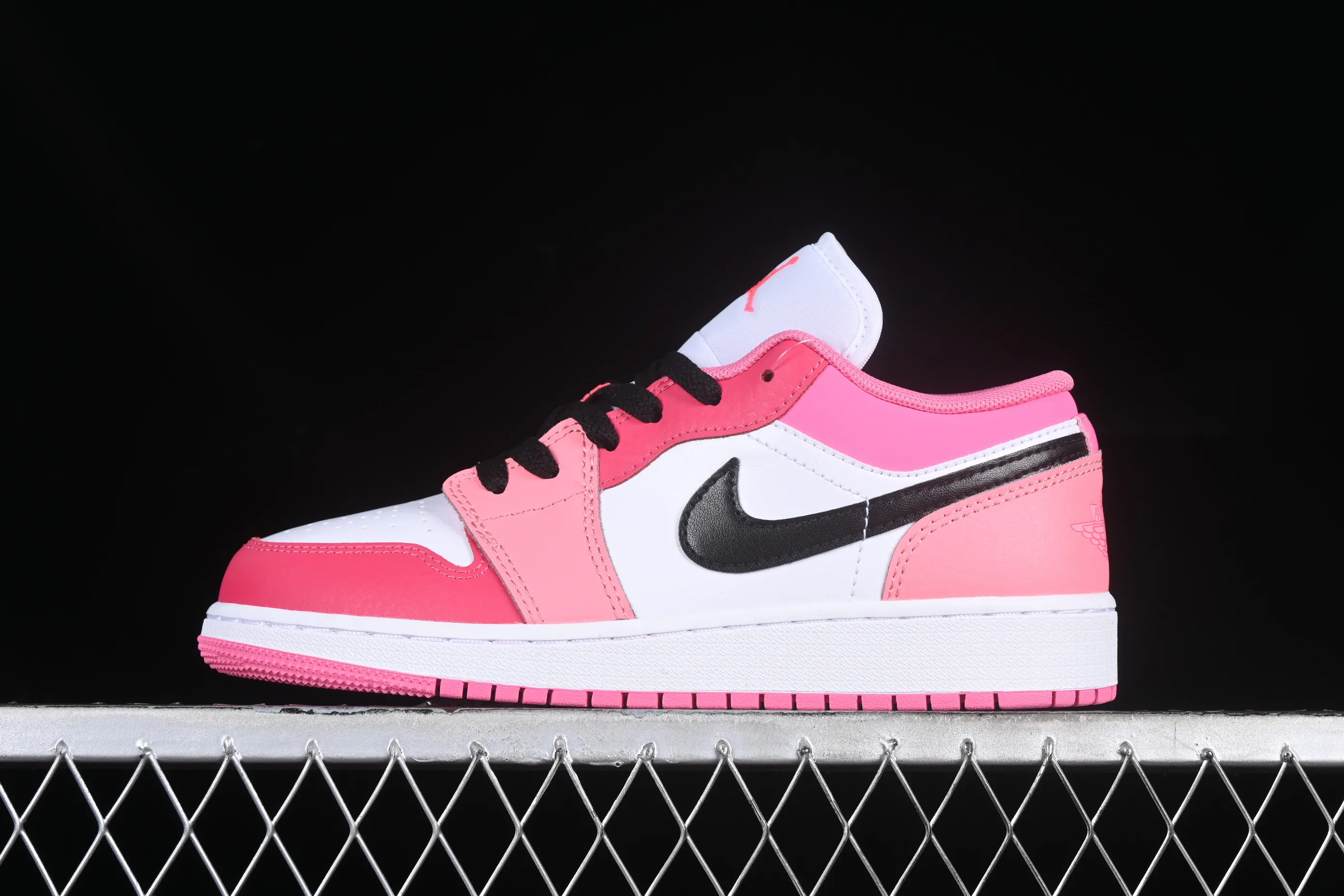 All categories Air Jordan Jordan series basketball shoes Air Jordan 1 Low G version pure original Air Jordan 1 Low AJ1 Joe 1 white pink low-top cultural basketball shoes 553560-162
